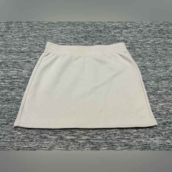 TNA Dresses & Skirts - TNA Fleece Skirt Size XS